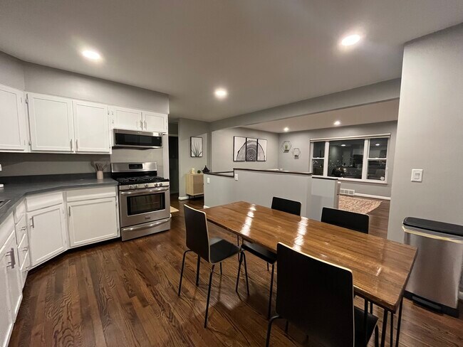 Building Photo - 1246 Hillcrest Ct