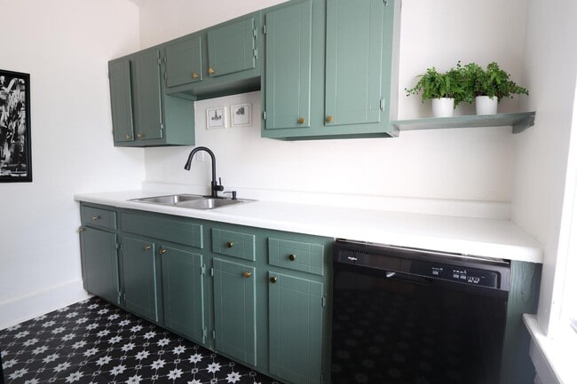 Building Photo - 1529 Madison Ave