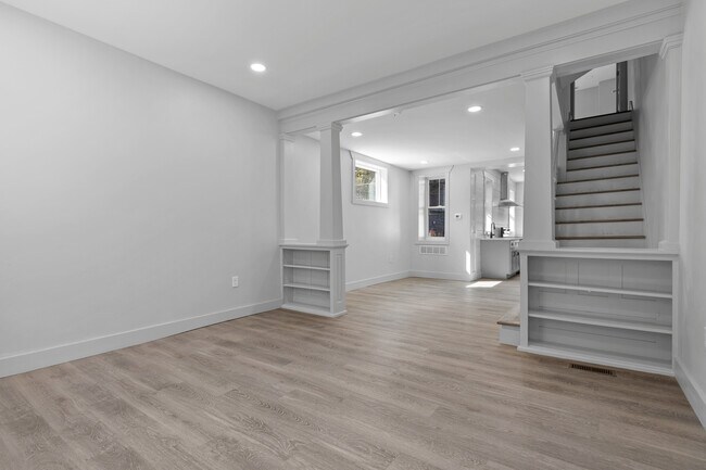 Primary Photo - 621 Lafayette St
