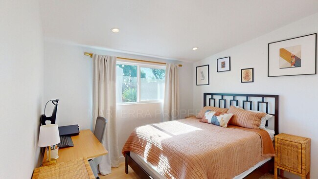 Building Photo - Beautiful Home In Costa Mesa