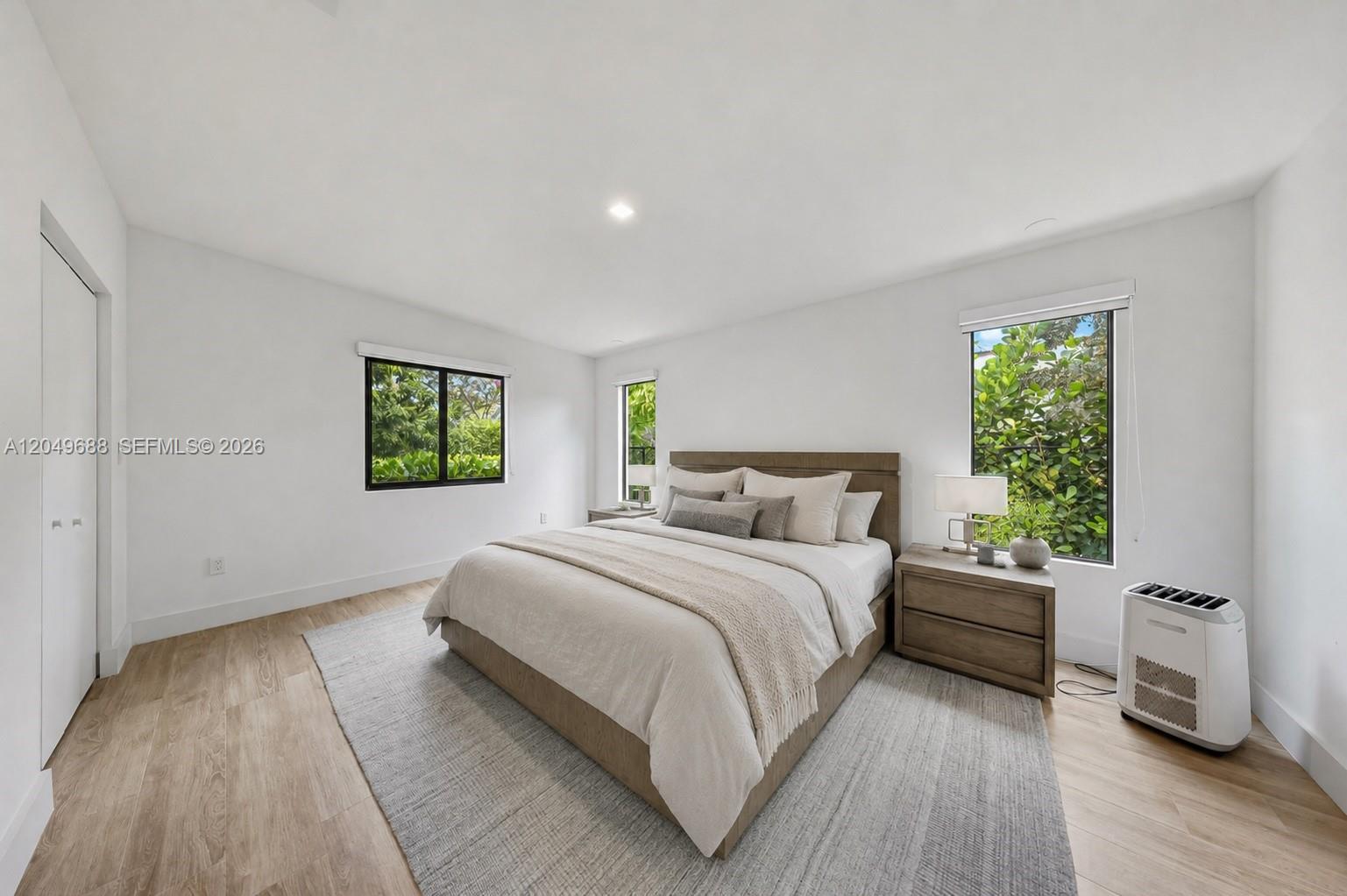 Building Photo - 180 SW 38th Ct