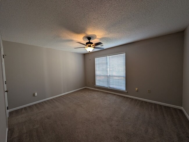Building Photo - Pristine 2BD/2BA Condo in Southpark!