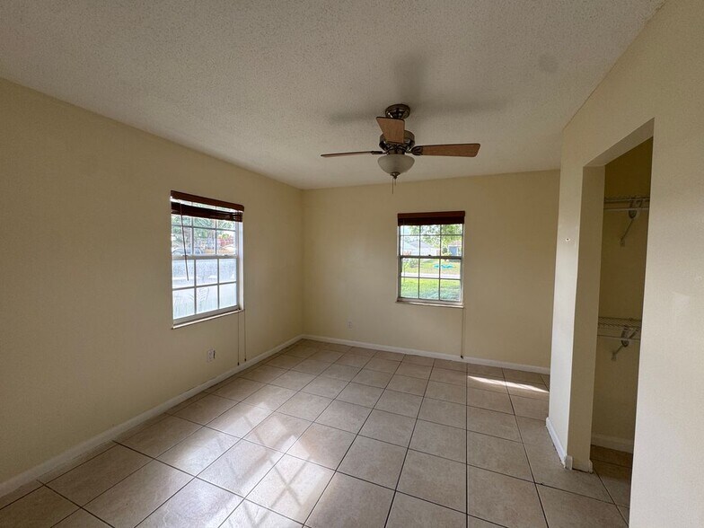 Building Photo - 364 16th St SW