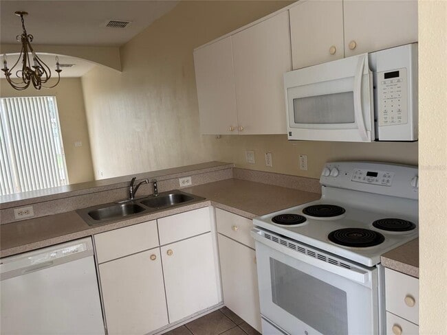 Building Photo - 1158 S Beach Cir