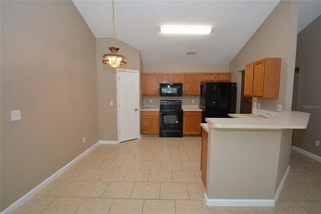 Building Photo - 33 Rosepetal Ln