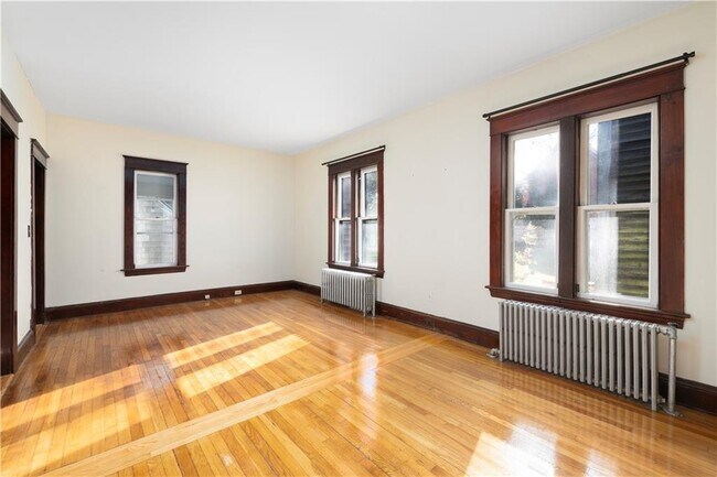 Building Photo - 31 Cranston Ave