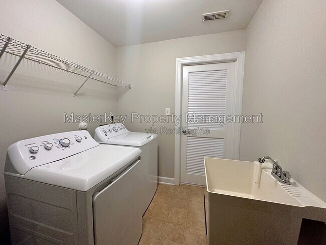 Building Photo - 701 Kirkeenan Cir