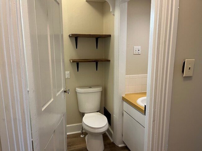 Renovated bath new flooring, tub/shower - 441 W Lemon St