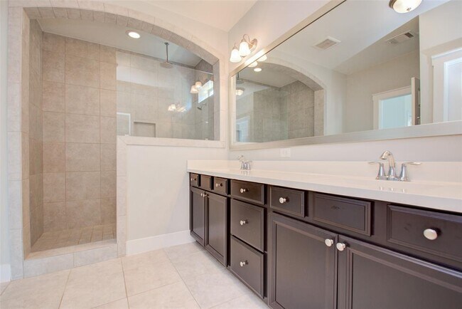 Building Photo - 18118 Moonlit River Dr