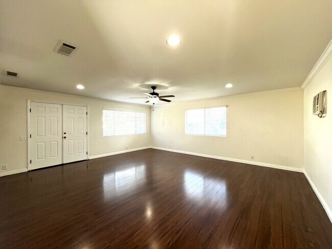 Building Photo - 4 bed, 3 bath in Loma Linda, CA!