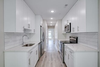 Building Photo - 2015 N College Ave