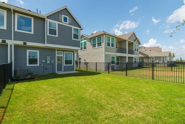 Building Photo - 21238 Black Gap Wildlife Dr