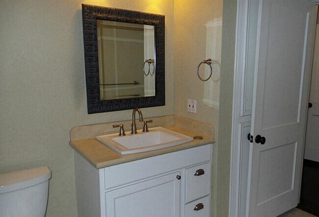 Building Photo - 2611 Tangley St