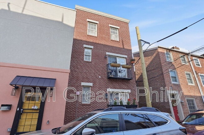 Building Photo - 243 Montrose St