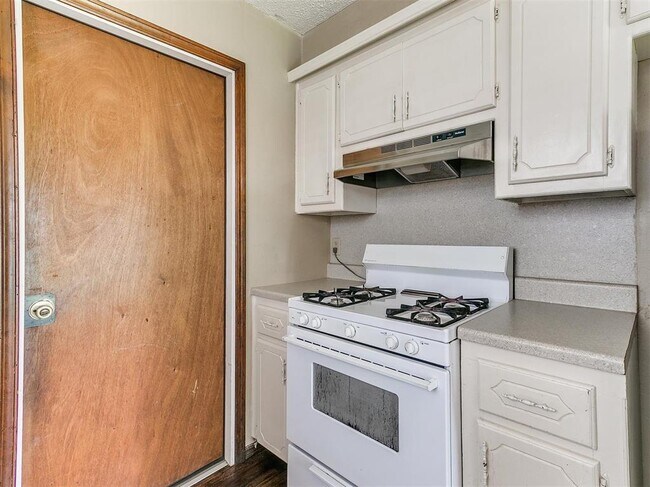 Building Photo - 1303 Homeland Ave