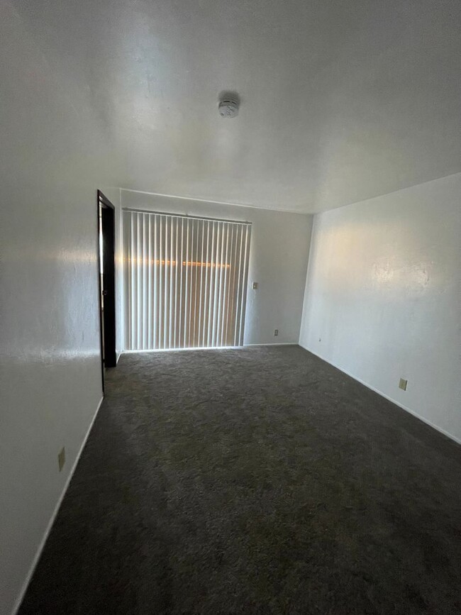 Building Photo - CONDO
