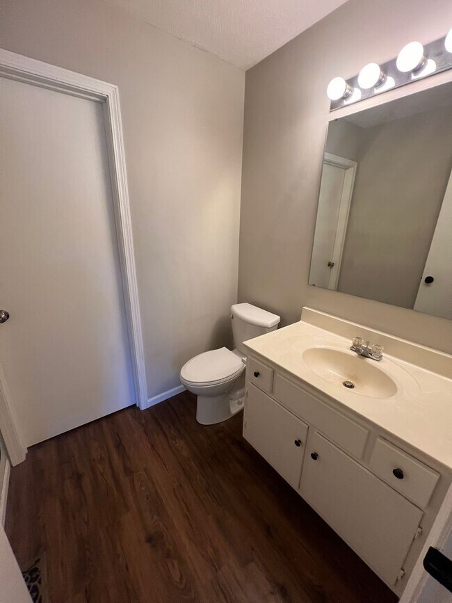 Building Photo - 81-83 Amherst