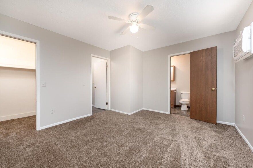 Building Photo - Free Street Apartments