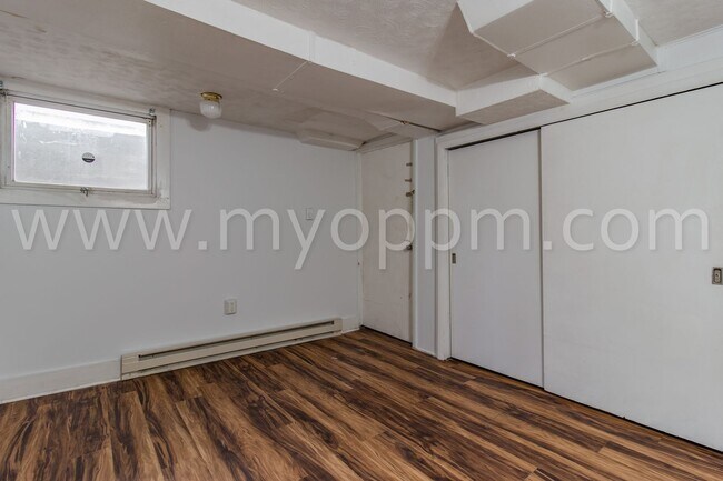 Building Photo - 4824 Webster St