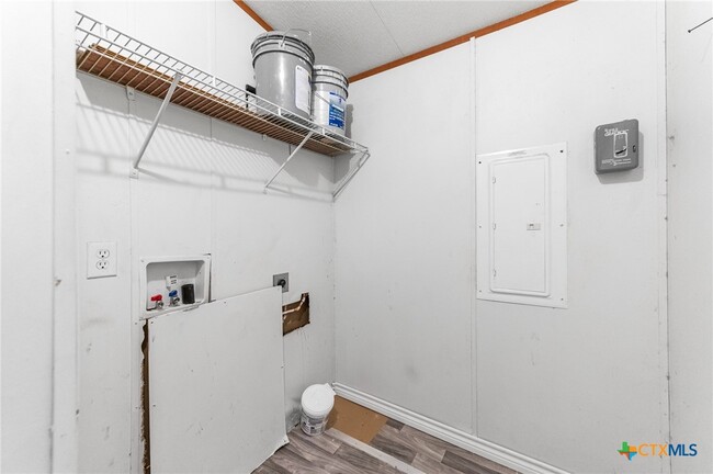 Building Photo - 2676 Pahmeyer Rd