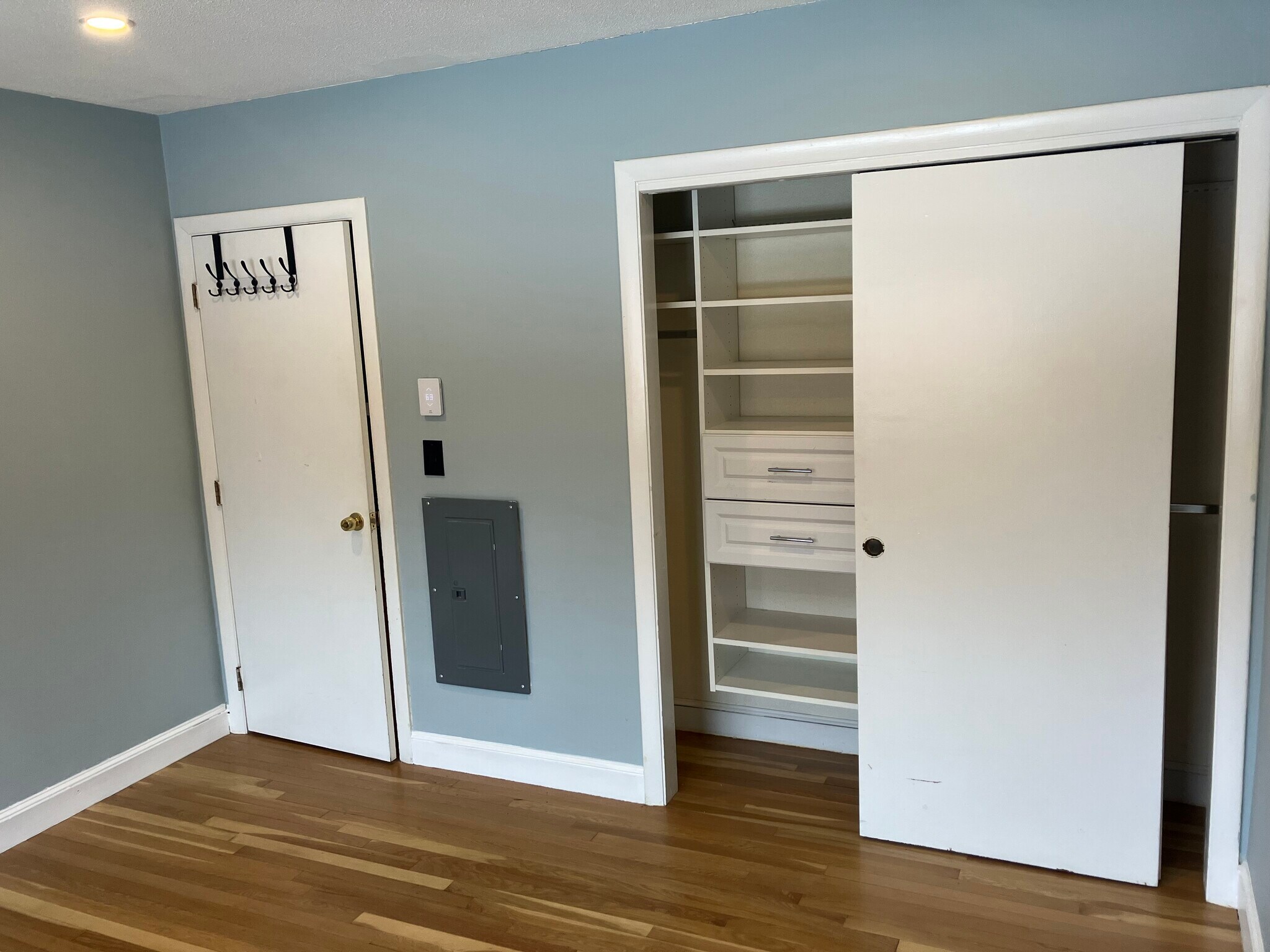 Building Photo - 505 Centre St