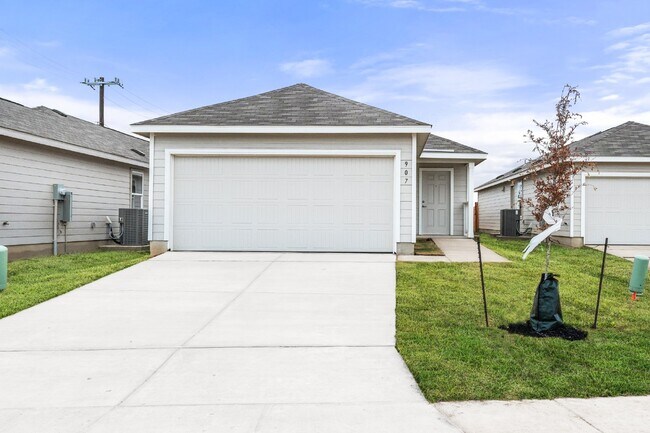 Building Photo - 907 Stricker Path