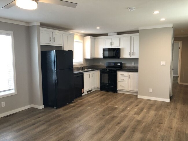 Building Photo - 1801 W 92nd Ave