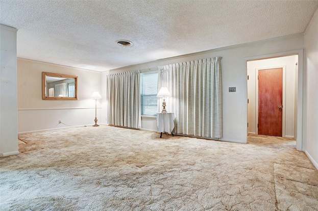Building Photo - 4145 Sarong Dr