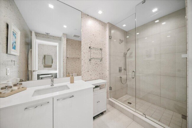 Building Photo - 5000 N Ocean Dr