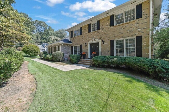 Building Photo - 5179 Meadowlake Dr
