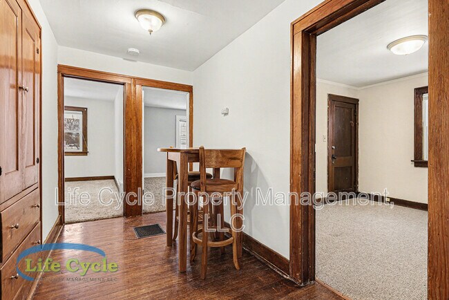 Building Photo - 507 Eastern Ave NE