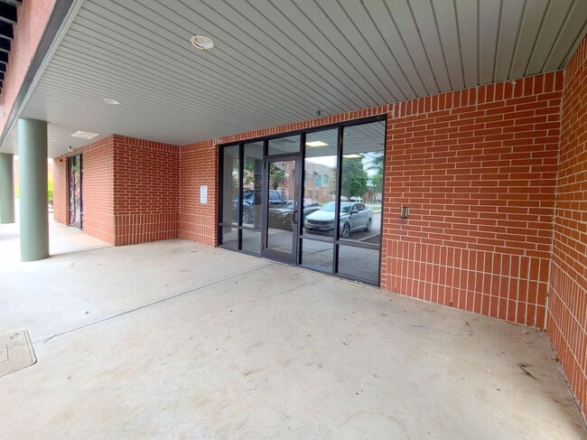 Building Photo - Remodeled Condo in Norman