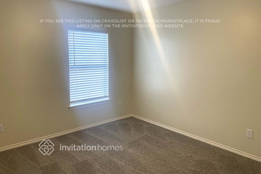 Building Photo - 3208 Waterglen Ct