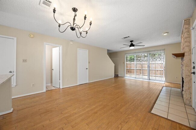 Building Photo - 6715 Old Quarry Ln