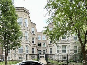 Building Photo - 843 N Maplewood Ave