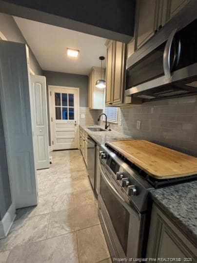 Building Photo - 1420 Pine Valley Loop