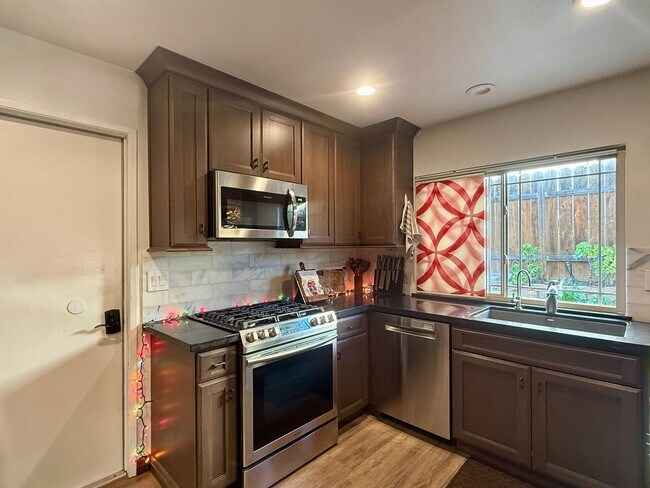 Building Photo - Ranch Style Home in Rancho Pondarosa Community