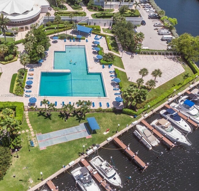 Building Photo - 600 Three Islands Boulevard