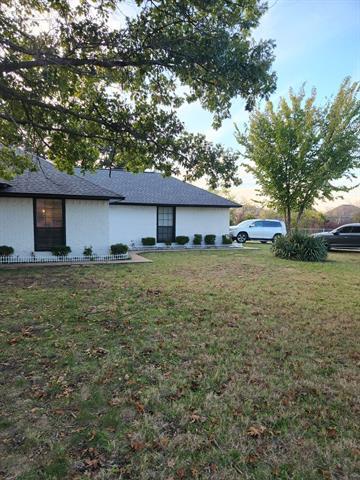 Building Photo - 16235 Red Wood Cir N