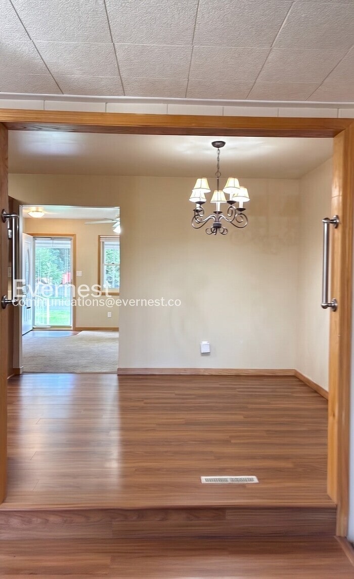 Building Photo - 1116 Juniper Ct