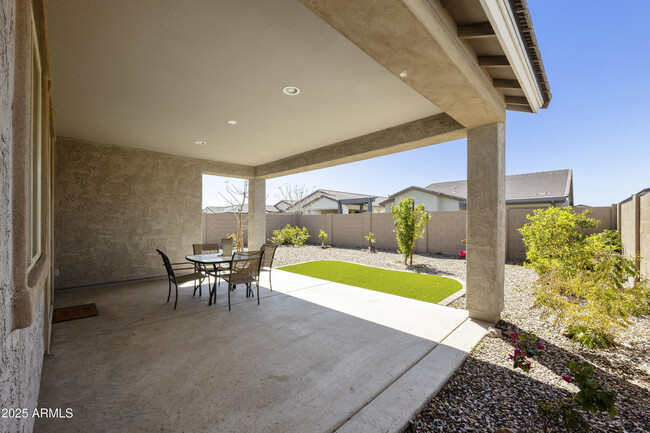 Building Photo - 5854 S Del Rancho