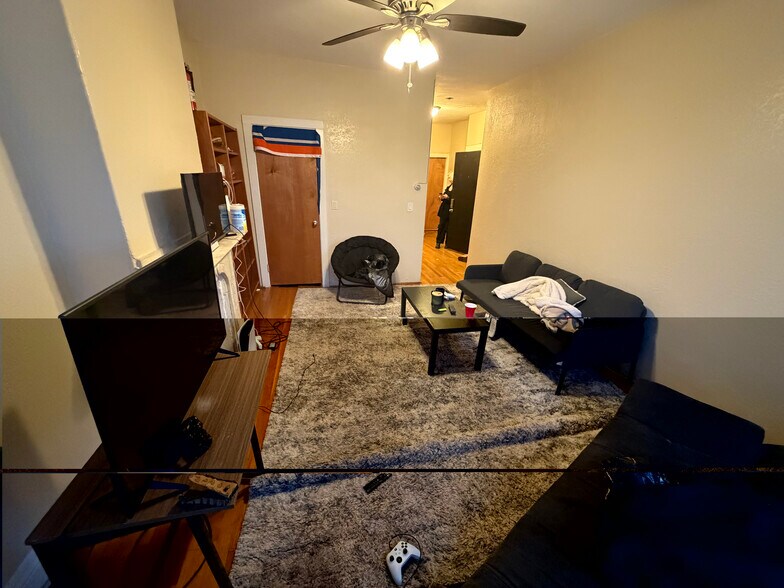 Building Photo - 88 Hammond St