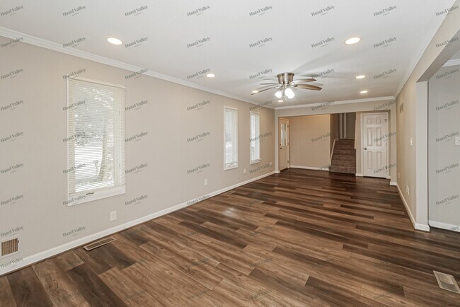 Building Photo - 512 S Wabash Ct