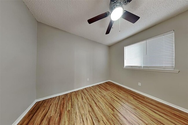 Building Photo - 46 Sandpebble Dr