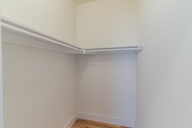 Building Photo - 916 N 19th St