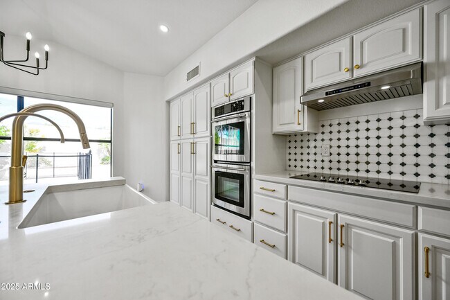 Building Photo - 12810 E Yucca St