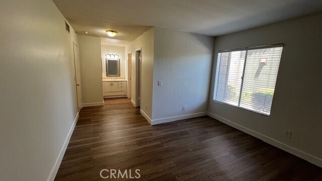 Building Photo - 1300 Brentwood Cir