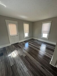 Building Photo - Rent Special Available! Pet Friendly 2 Sto...