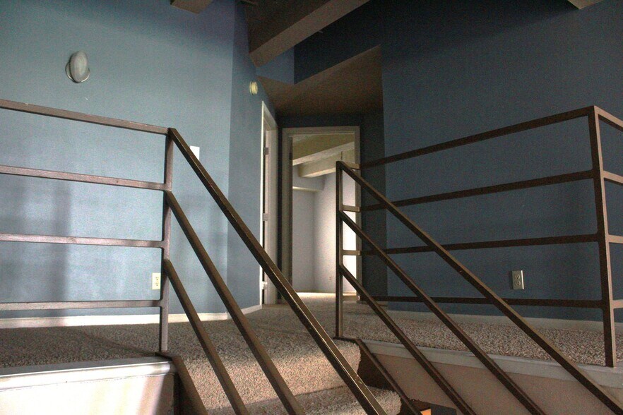 Building Photo - 270 E Highland Ave