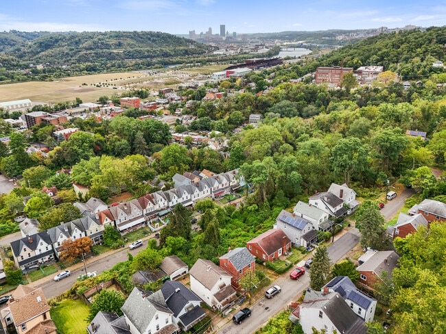 Building Photo - 5034 Ampere St